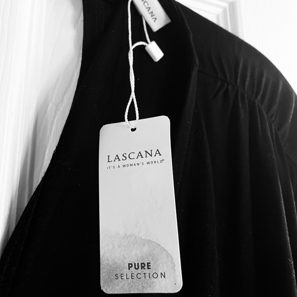 NWT black Sleeveless Stunning Jumpsuit, size 14, side pockets, keyhole closure - Picture 8 of 14